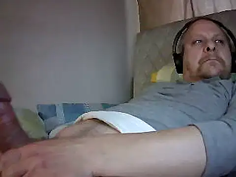 Snapshot of amylrmm1903 chatting on February 22, 2:19 pm amylrmm1903 online show from February 22, 2:19 pm