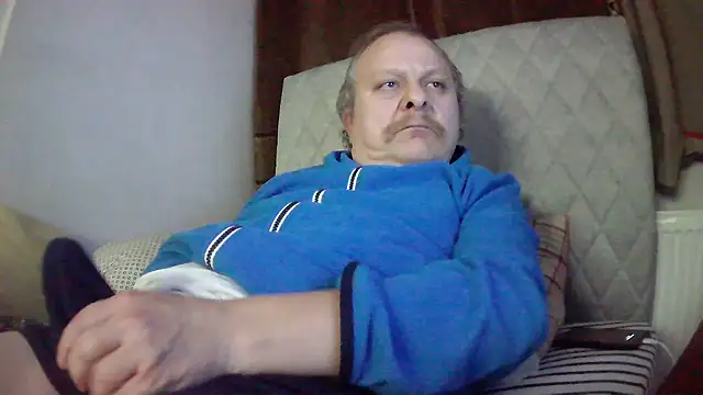 amylrmm1903 online show from January 31, 7:56 pm
