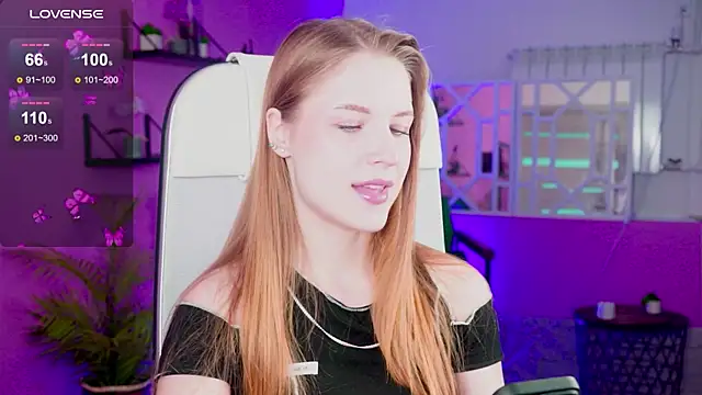 Snapshot of CuteMousee chatting on September 27, 5:56 am CuteMousee online show from September 27, 5:56 am