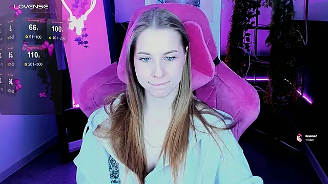 Snapshot of CuteMousee chatting on October 5, 8:45 am CuteMousee online show from October 5, 8:45 am