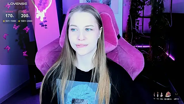 Snapshot of CuteMousee chatting on October 8, 5:27 am CuteMousee online show from October 8, 5:27 am