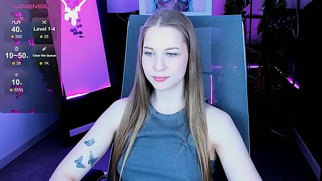 Snapshot of CuteMousee chatting on October 21, 10:38 am CuteMousee online show from October 21, 10:38 am