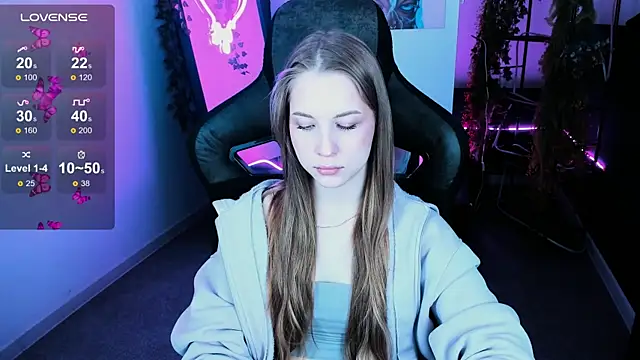 Snapshot of CuteMousee chatting on October 27, 5:22 am CuteMousee online show from October 27, 5:22 am