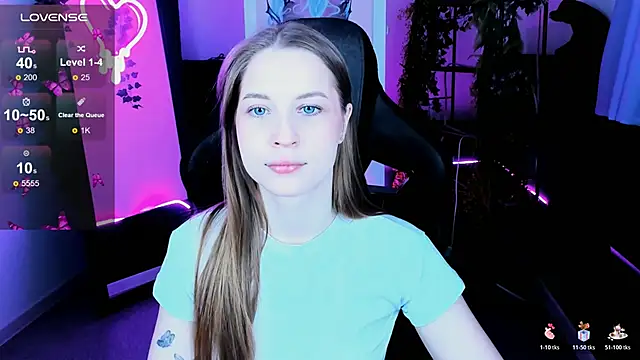 Snapshot of CuteMousee chatting on November 1, 8:16 am CuteMousee online show from November 1, 8:16 am