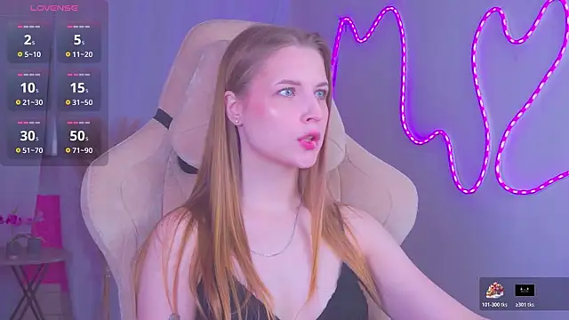 Snapshot of CuteMousee chatting on November 3, 6:14 am CuteMousee online show from November 3, 6:14 am