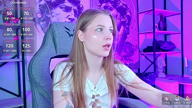 Snapshot of CuteMousee chatting on February 13, 12:01 pm CuteMousee online show from February 13, 12:01 pm