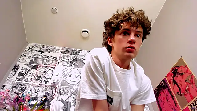 Snapshot of LukeSweet chatting on April 30, 11:05 am LukeSweet online show from April 30, 11:05 am