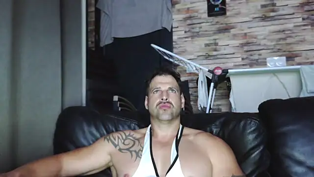 XxBigboybandxX online show from November 3, 6:09 pm