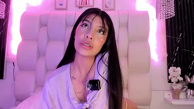 Snapshot of MelodiLovee_ chatting on March 4, 3:51 pm MelodiLovee online show from March 4, 3:51 pm