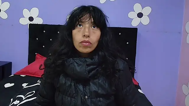 Snapshot of karolinee_66_ chatting on March 6, 4:09 am karolinee 66 online show from March 6, 4:09 am