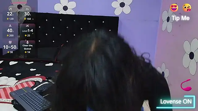 Snapshot of karolinee_66_ chatting on March 7, 4:20 am karolinee 66 online show from March 7, 4:20 am