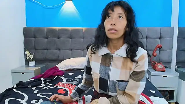 Snapshot of karolinee_66_ chatting on March 12, 3:45 am karolinee 66 online show from March 12, 3:45 am