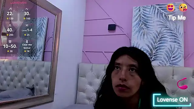karolinee 66  online show from May 20, 4:18 am