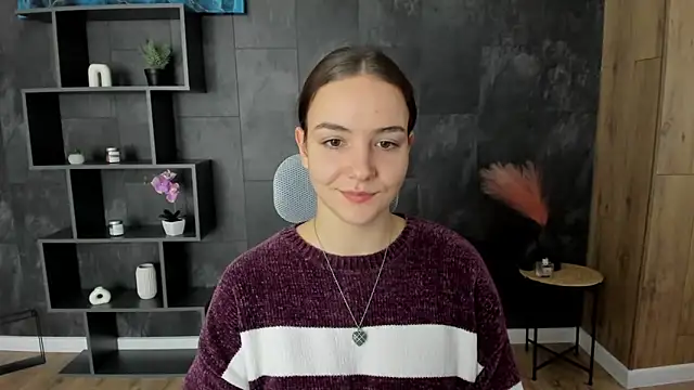 OliviaMontgomery online show from December 11, 11:51 am