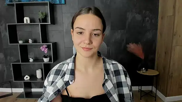 OliviaMontgomery online show from December 13, 3:21 pm