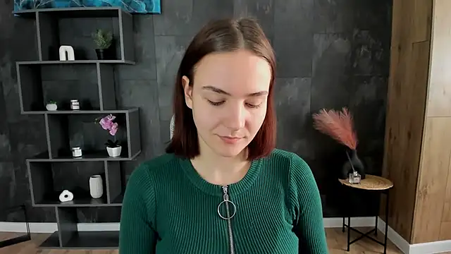 OliviaMontgomery online show from December 14, 10:34 am
