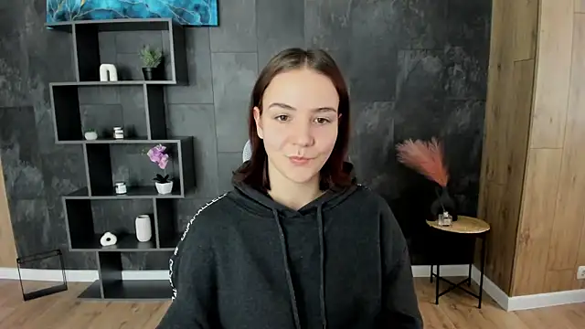 OliviaMontgomery online show from December 17, 12:33 pm