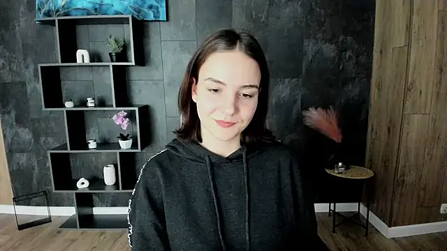 OliviaMontgomery online show from December 17, 3:39 pm