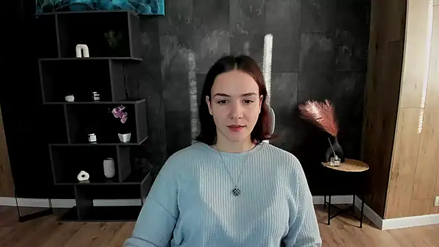 OliviaMontgomery online show from December 19, 12:45 pm