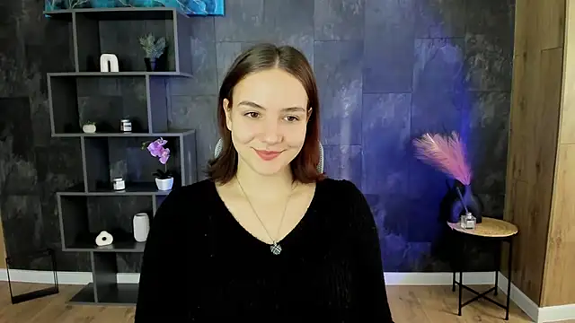 OliviaMontgomery online show from January 9, 12:30 pm