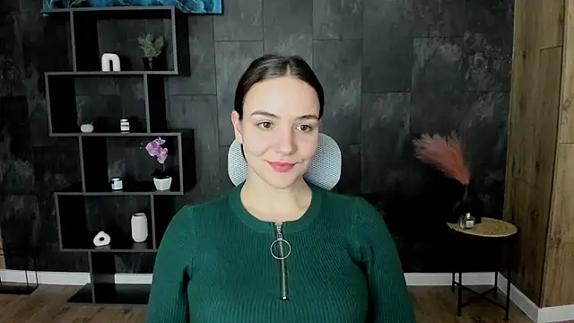 OliviaMontgomery online show from January 13, 3:15 pm
