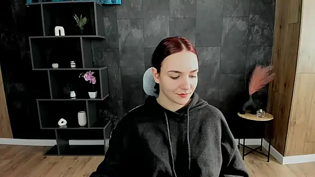 OliviaMontgomery online show from February 12, 10:24 am