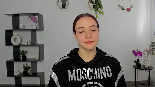 OliviaMontgomery online show from March 10, 9:43 am
