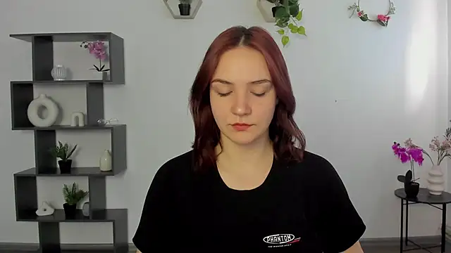 OliviaMontgomery online show from March 13, 9:43 am