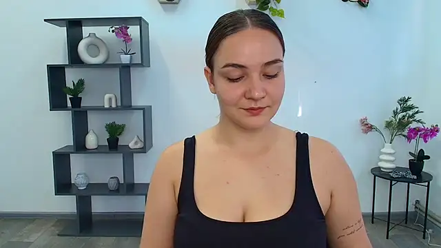 OliviaMontgomery online show from September 18, 5:42 am