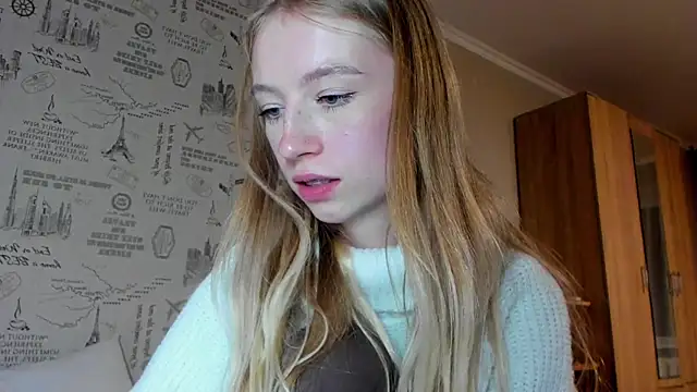 minidivaa  online show from October 12, 8:08 pm