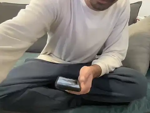 4small4inchlol online show from March 1, 9:44 am