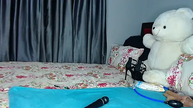 MissBigNipples online show from December 23, 8:00 am