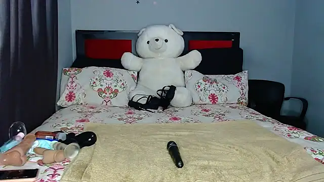 MissBigNipples online show from December 29, 9:17 am