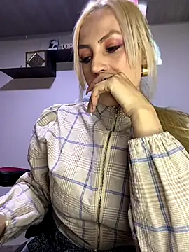 Snapshot of alicev_kitty chatting on September 25, 12:42 pm alicev kitty online show from September 25, 12:42 pm