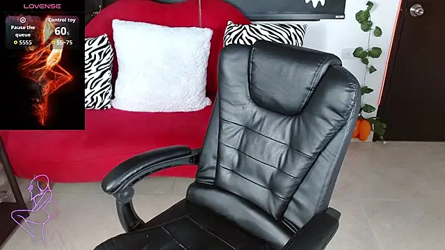 Snapshot of Carolaine69_ chatting on October 20, 1:22 pm Carolaine69 online show from October 20, 1:22 pm