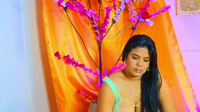 Snapshot of almendraevans chatting on September 27, 1:05 pm almendraevans online show from September 27, 1:05 pm