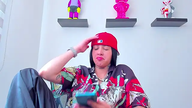 Gangster Girl online show from December 24, 4:51 pm