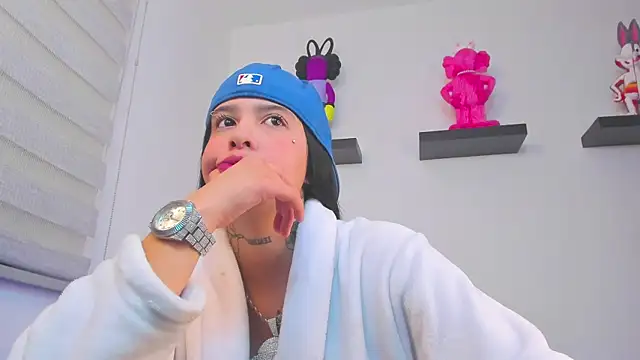 Gangster Girl online show from December 30, 12:54 am