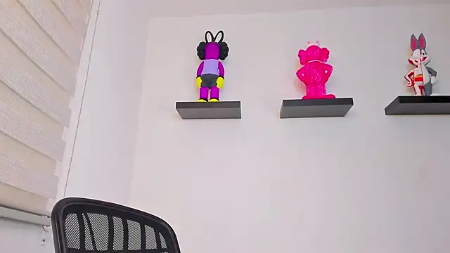 Gangster Girl online show from December 31, 1:26 am