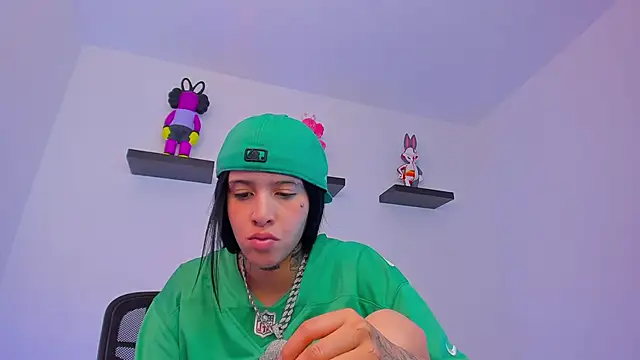 Gangster Girl online show from February 6, 5:51 pm