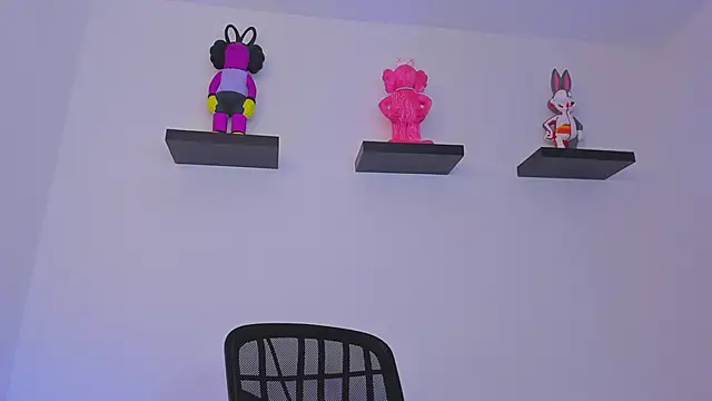 Gangster Girl online show from February 13, 10:54 pm