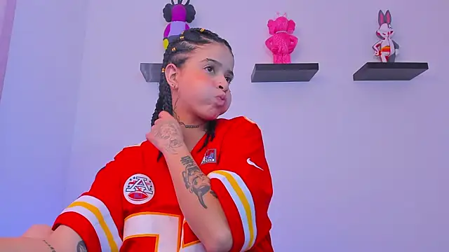 Gangster Girl online show from March 3, 10:20 pm