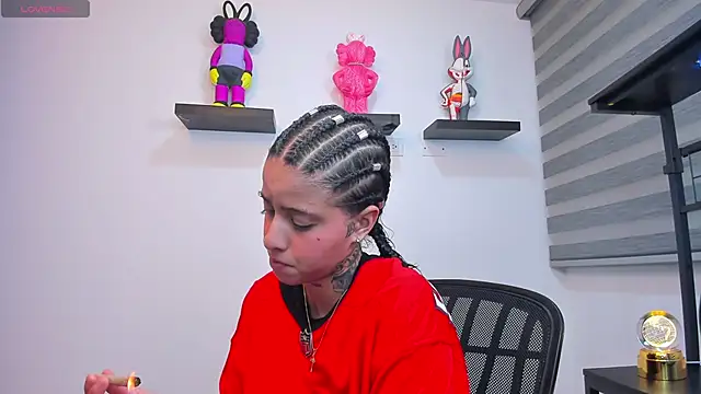 Gangster Girl online show from March 20, 7:02 am