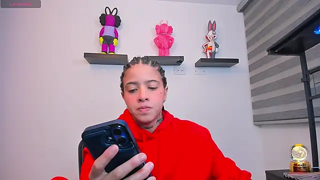 Gangster Girl online show from March 21, 5:56 am