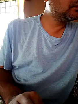 Snapshot of daddy_indian chatting on October 11, 4:33 am daddy indian online show from October 11, 4:33 am
