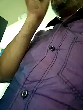 Snapshot of daddy_indian chatting on October 18, 10:27 am daddy indian online show from October 18, 10:27 am