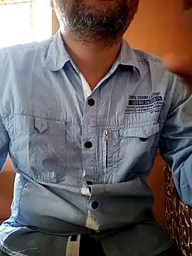 Snapshot of daddy_indian chatting on October 20, 7:31 am daddy indian online show from October 20, 7:31 am