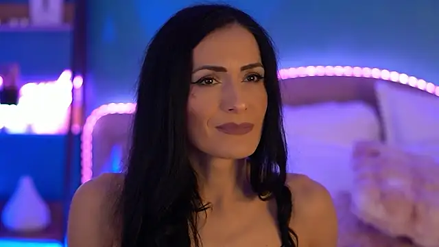 RaisaVawn online show from March 13, 7:04 am