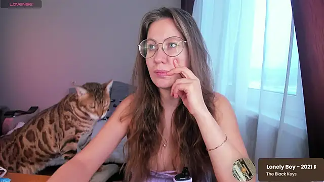 ms allison w online show from January 18, 11:11 am