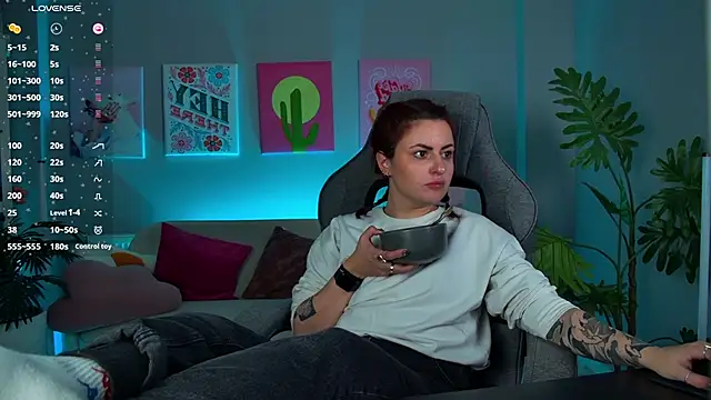 Lana  May online show from November 30, 11:36 am